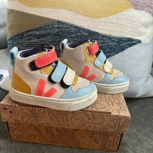 Veja Kids High top. Toddler Size 6